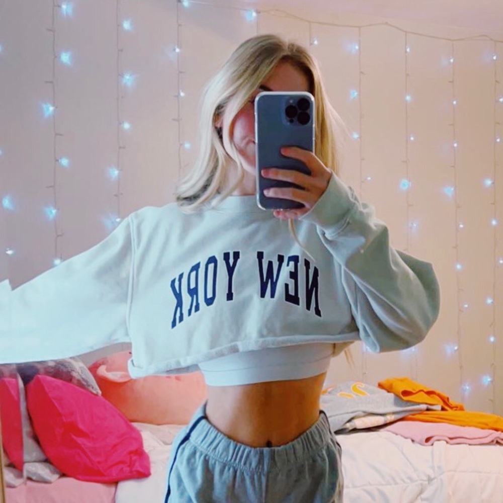 Brandy Melville New York crop sweatshirt